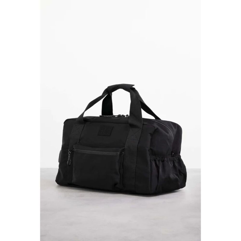 BEIS NWT Convertible Sport Duffle Backpack Bag in Black - Picture 2 of 10